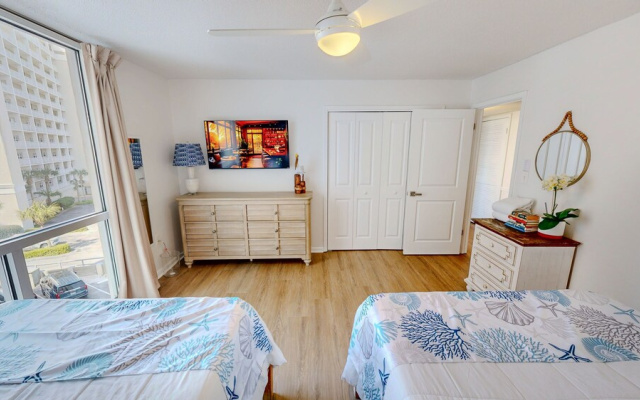 Shoreline Towers 2051 3 Bedroom Condo
