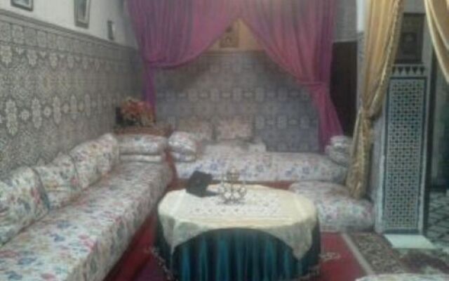 Dar Lahnin ( Chez L'Habitant )