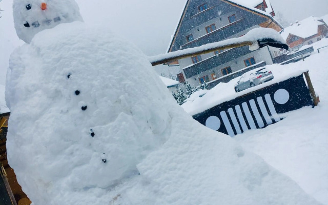 Vall’s apartment- by ski slopes