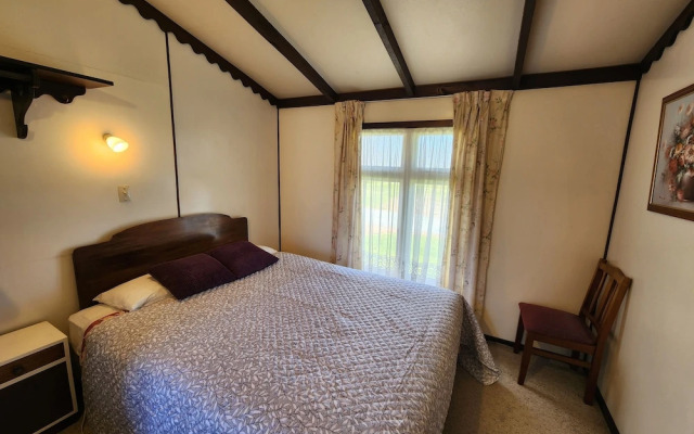 Manapouri Holiday Park