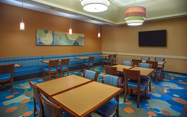 Holiday Inn Express Hotel & Suites Va Beach Oceanfront, an IHG Hotel