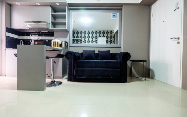 Modern and Comfort 2BR Bassura City Apartment