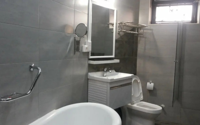 Pent House Inn Namugongo