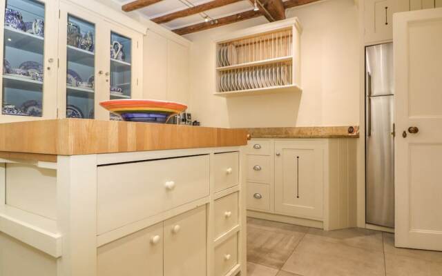 4 Maidens Row