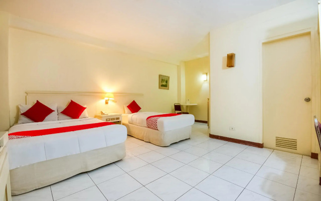 OYO 465 Ford's Inn (Vaccinated Staff)