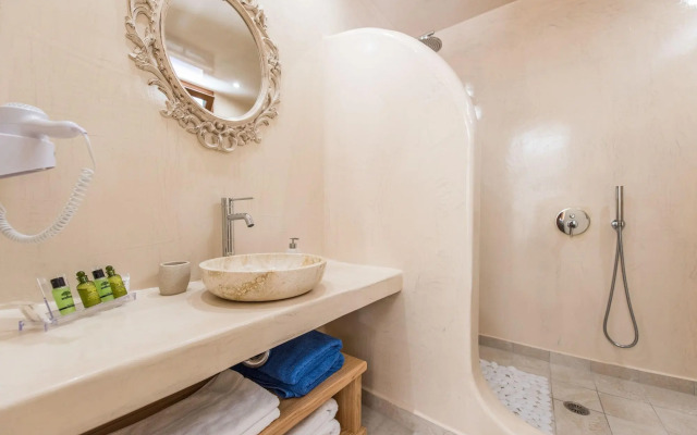 Perla Nera Suites