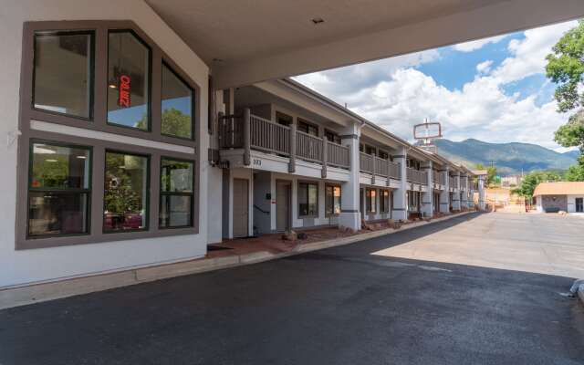 Quality Inn & Suites Manitou Springs at Pikes Peak