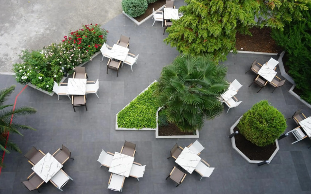 Zefir Hotel