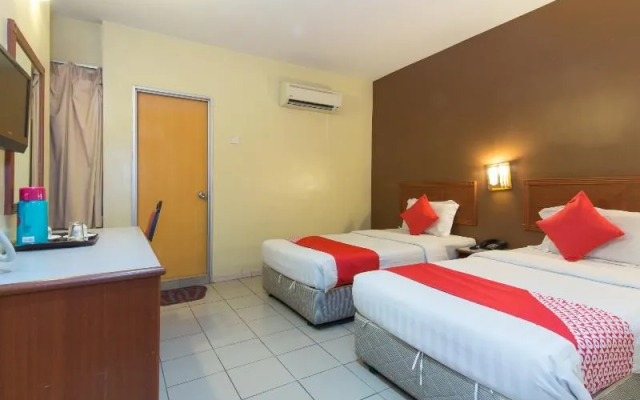 OYO 472 Comfort Hotel 1
