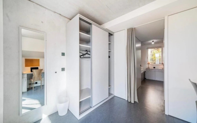 Florimont Double Lake View Room - Self Check-in