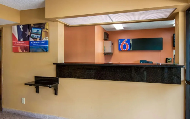 Rodeway Inn & Suites