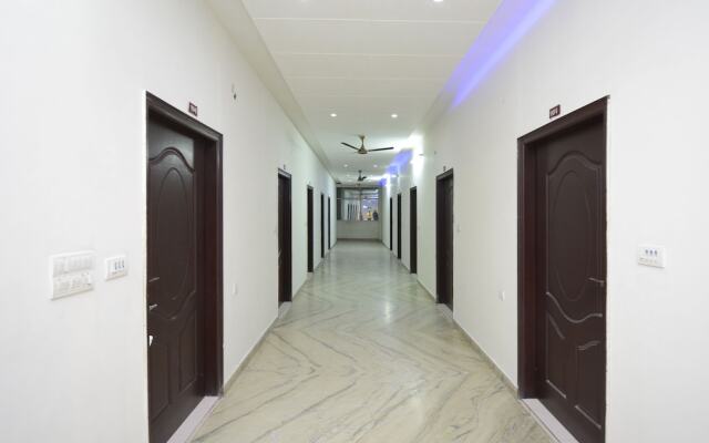 OYO 29034 Hotel Arora Inn