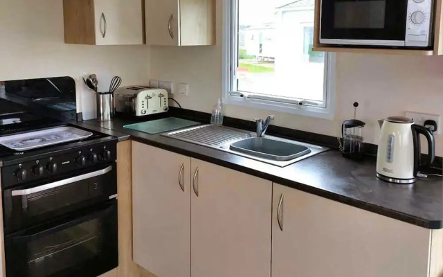 Forget-me-not Stays Holiday Caravan- 3 Bedrooms