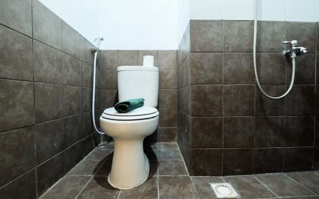Easy Access to Mall Green Pramuka Apartment