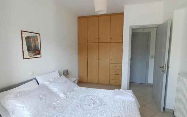 Eleonas Apartment 2, Lygia
