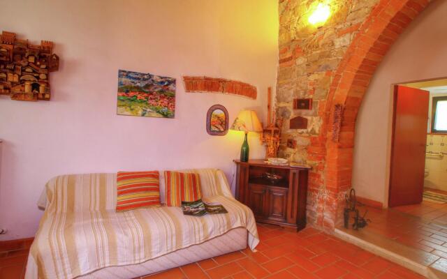 Rolling Farmhouse of Val D'orcia