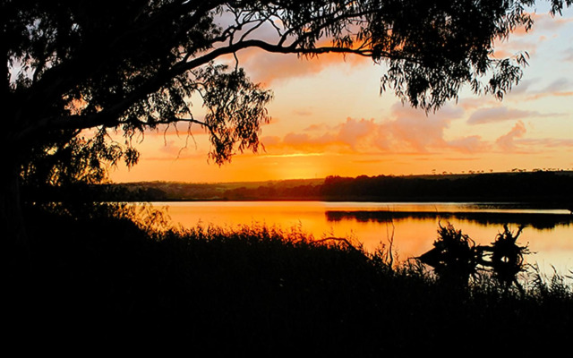 Romantic Getaways at Riverview Rise Retreats