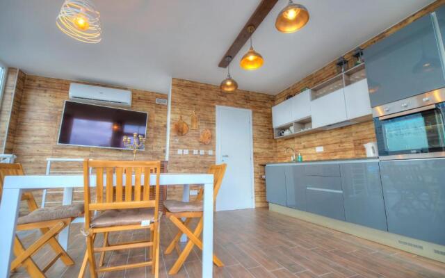 Spectacular spacious house with sun terrace ILJU1-1