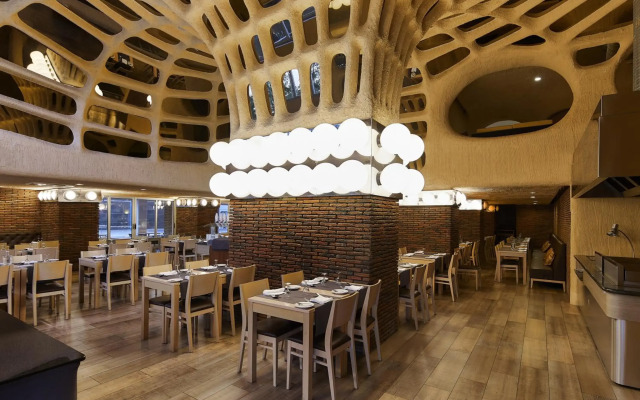 Alcazar Hotel & SPA