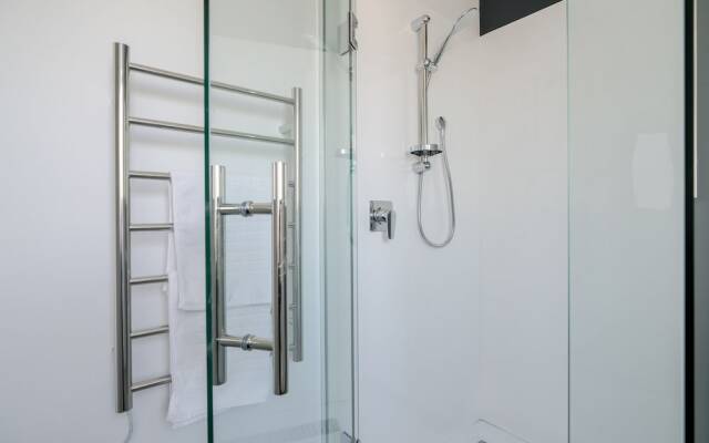 Schnapper Rock Brand New 2 Bedrooms Unit