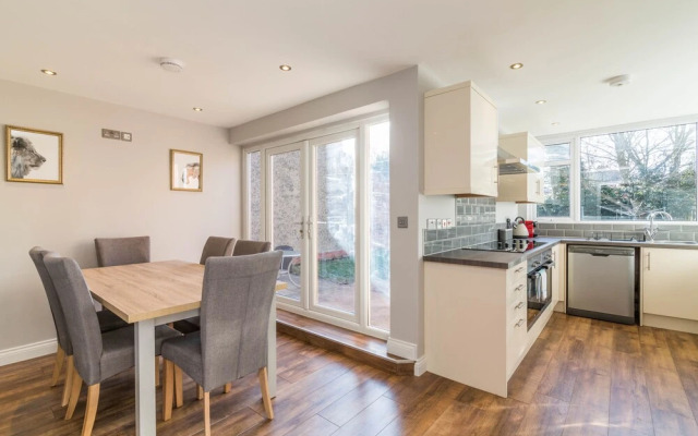 30 Charnwood Avenue