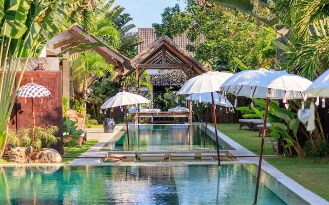 Luxury 5 Bedroom Villa With Private Pool, Bali Villa 2055