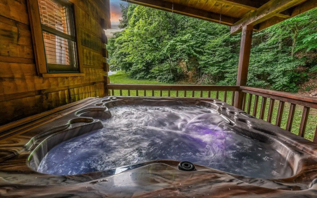 Willow Creek 2 Bedroom Cabin by RedAwning