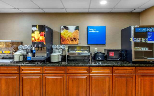 Comfort Inn & Suites Hamilton Place