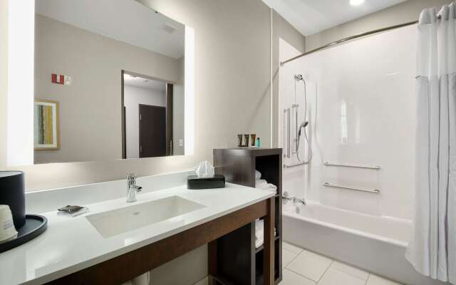 Wingate by Wyndham Hurricane WV