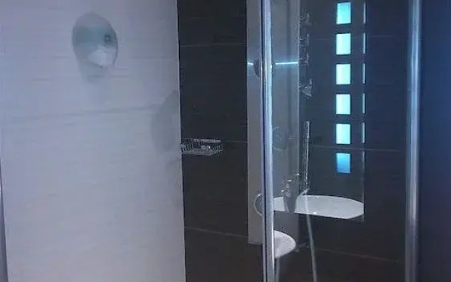 Easy hotel