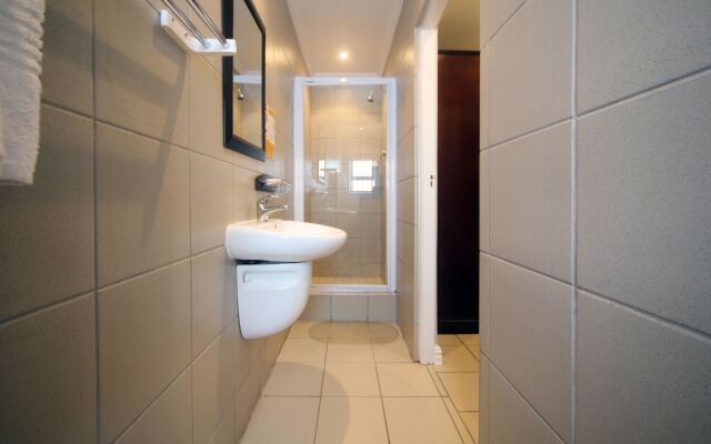 Savoy Lodge Cape Town