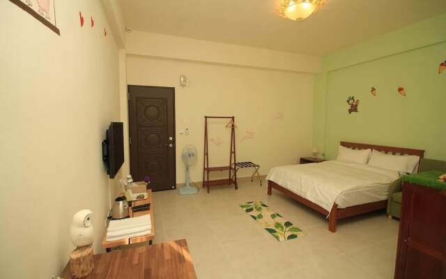 Nest And Big Forest Guesthouse