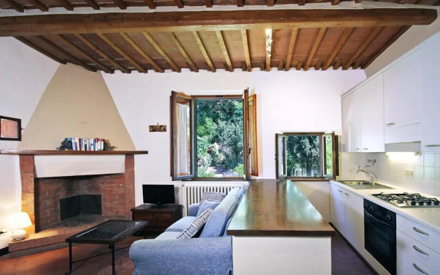 Mint Apartment - Super Central, Quiet, Romantic, close to Finest Restaurants