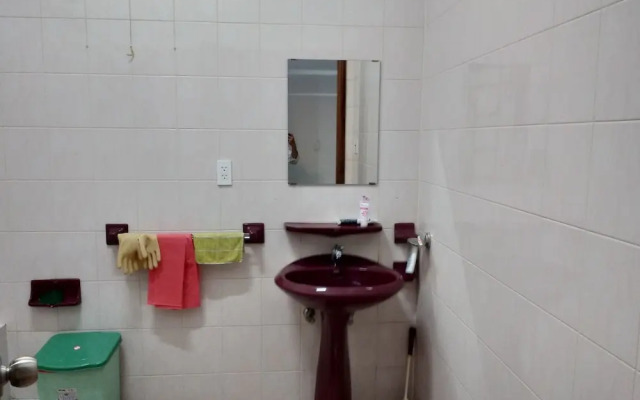 SPOT ON 710 Sakura Hostel Cholon