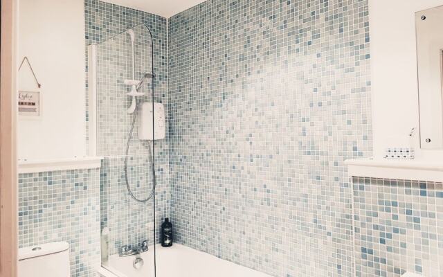 Stunning Spacious  Flat In Glasgow City