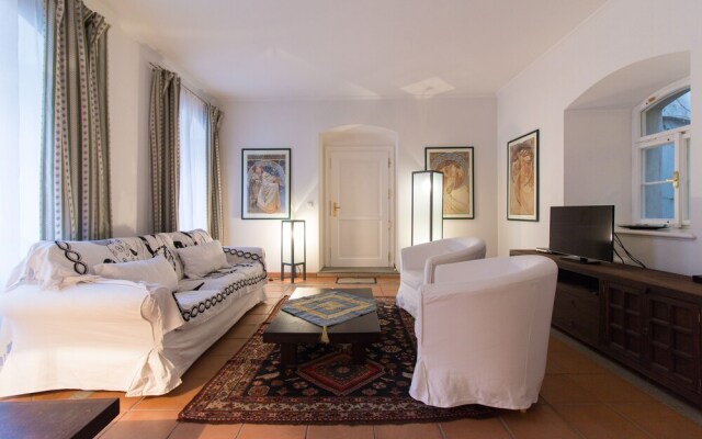 Grand Luxury Apartment Attic Hroznova