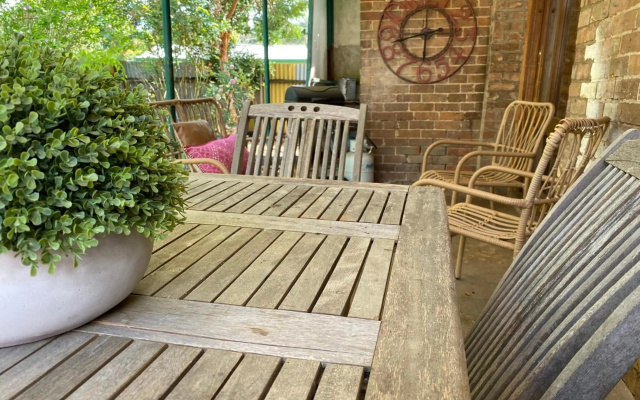 Cute Cottage On Byng - Walk To Town – Balcony – Orange