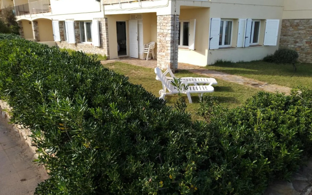 Sea front apartment in Platja Pals with terrace and parking