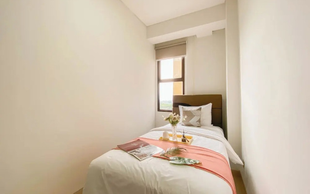 Modern Look 2BR Corner Transpark Cibubur Apartment