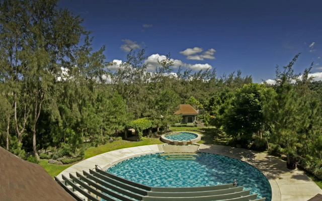 Crosswinds Resort Suites