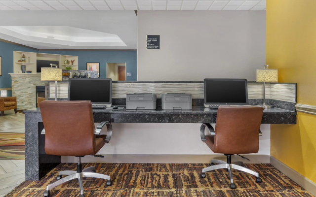 Best Western Plus Suites-Greenville