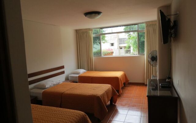 Miraflores Inn