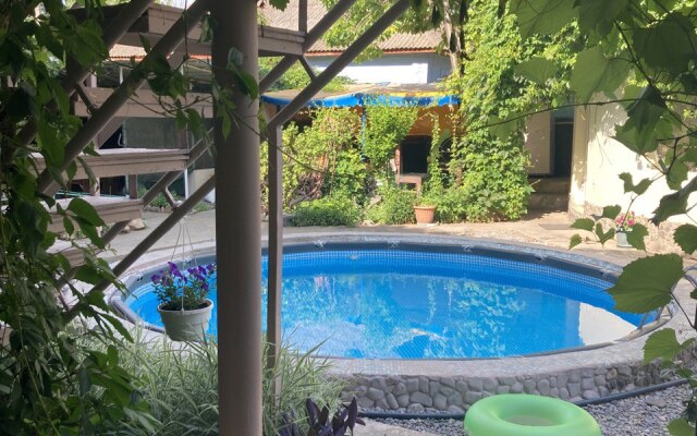 Tri Kita Guest House