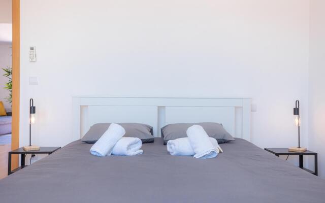 Terrace Bairro Novo by Rent4all