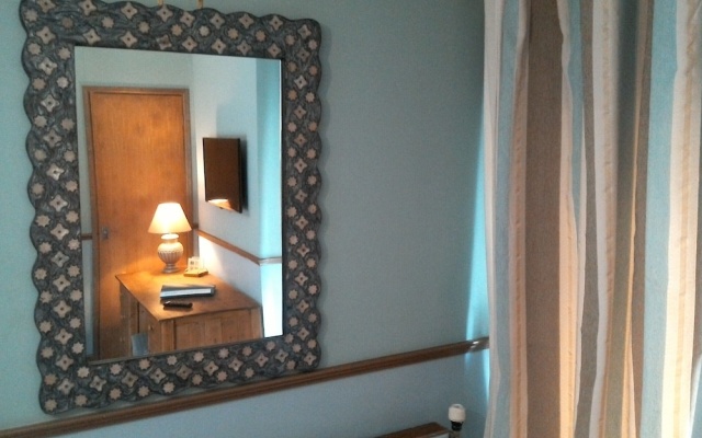 Meare Manor - Guest House