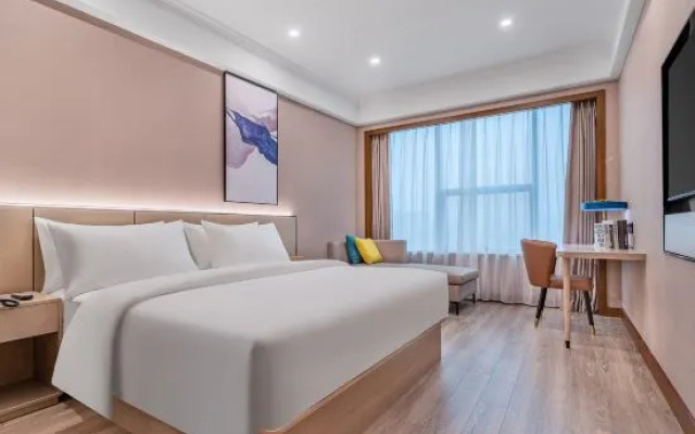 Starway Hotel (Chongqing Sanya Bay Metro Station Store)