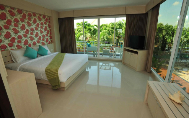 Chalong Beach Front Residence