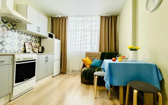 Apartment North on the street of Pioneers 10