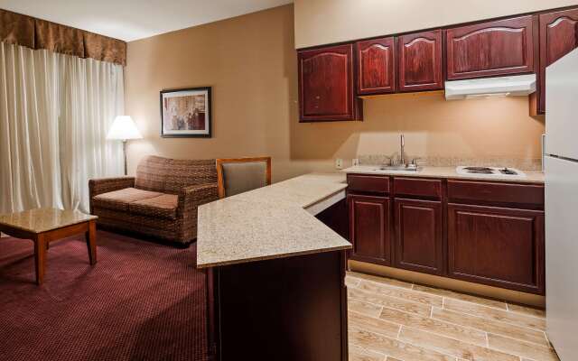 Best Western Plus Hannaford Inn & Suites