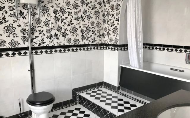 Loftsome Bridge Hotel